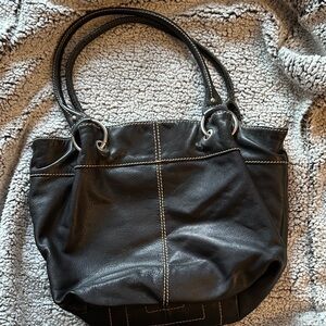 Classic Black Leather Tote with Contrast Stitching